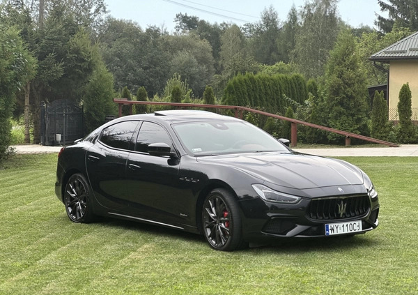 Maserati Ghibli cena 269000 przebieg: 29800, rok produkcji 2020 z Rzeszów małe 232